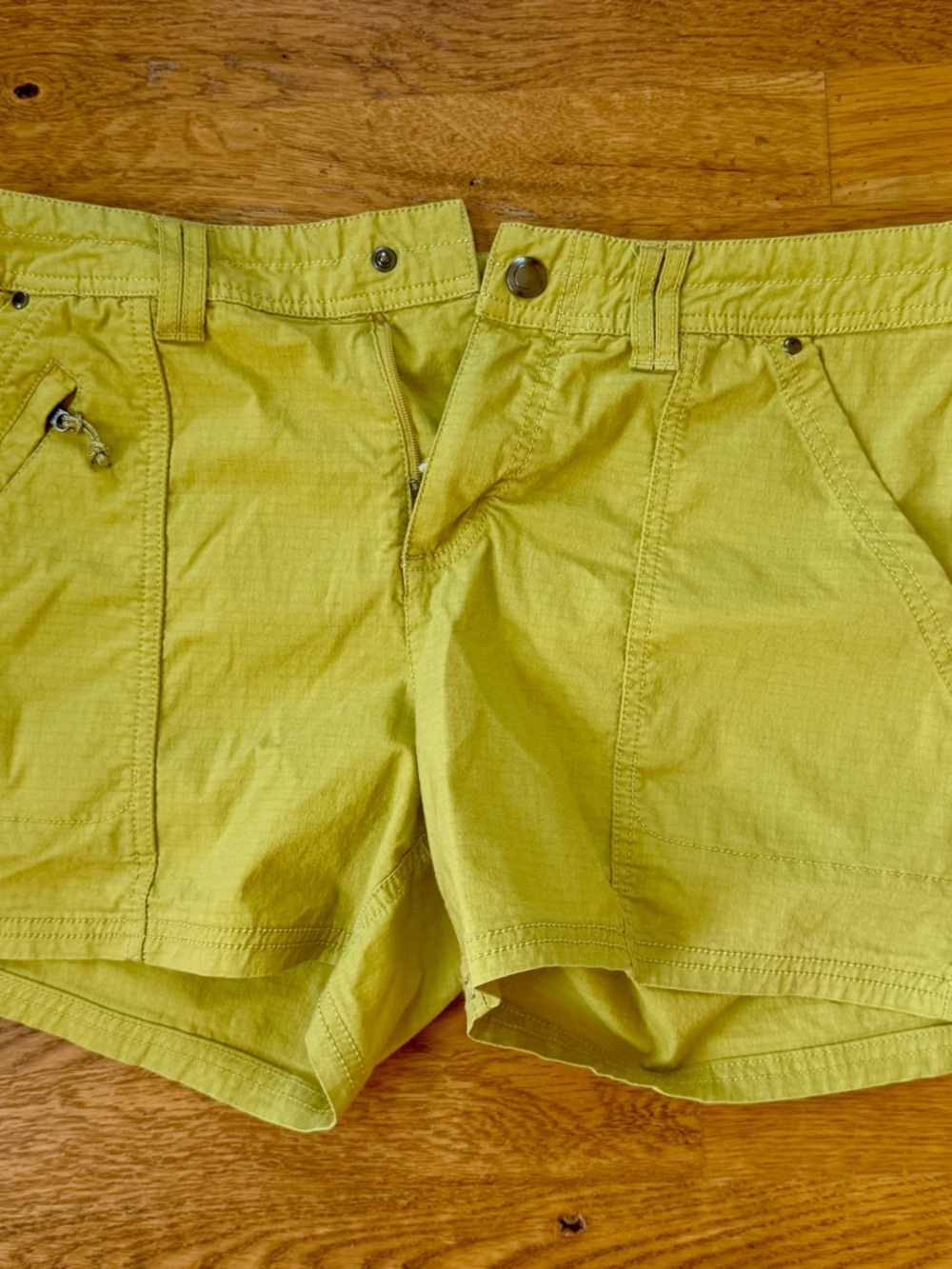 Title Nine women’s Chartreuse Athletic Shorts size 10
